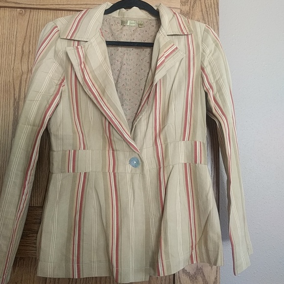 Blazer - Picture 1 of 3